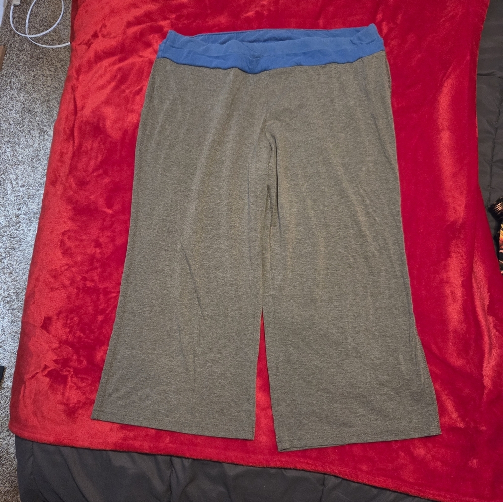 Fashion Bug Gray Capri Joggers with Blue Waistband